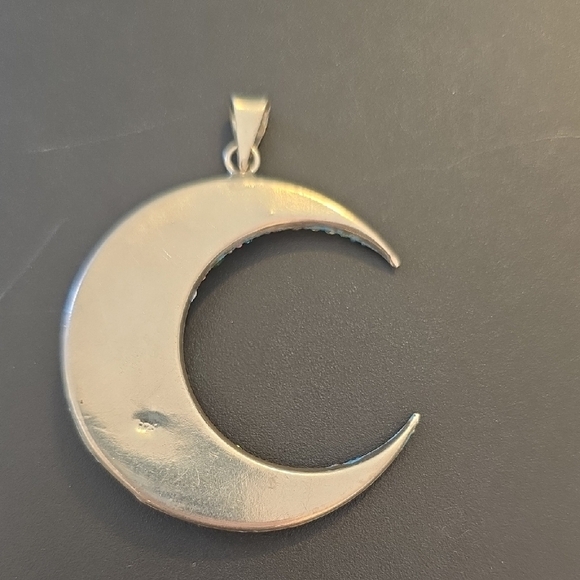925 Sterling Silver Whimsical Crescent Moon Pendant - Picture 2 of 3